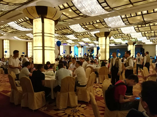 尊龙凯时展示流体应用智造新方式｜手机自动化展报道