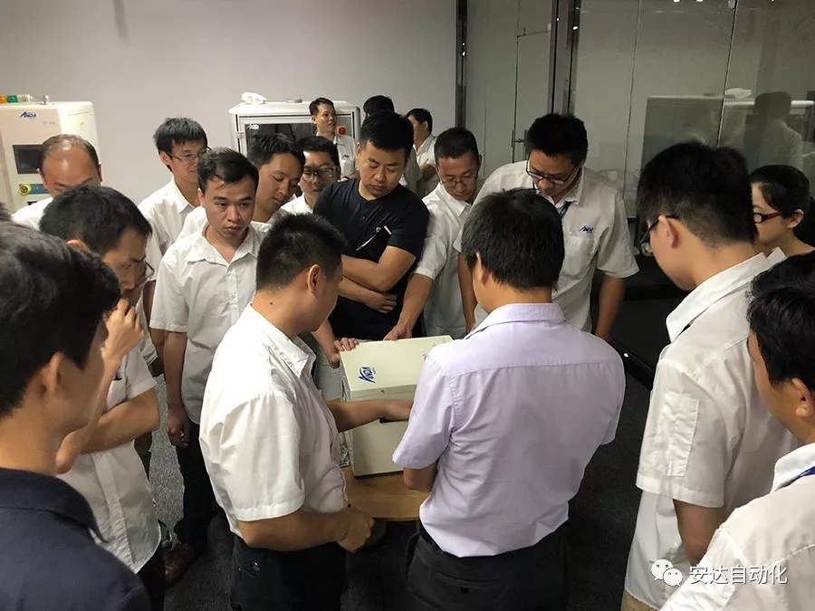 新品发布会 | 尊龙凯时发布多款机械手，聚焦智能制造产业