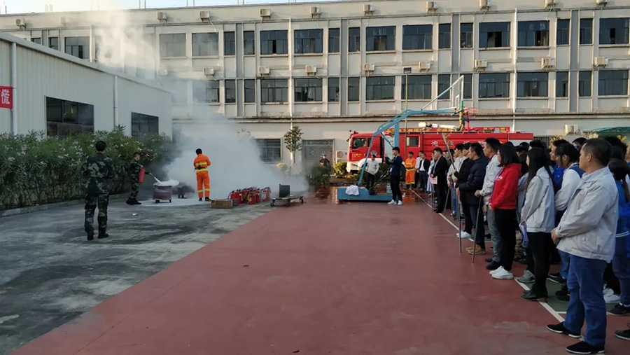 尊龙凯时全员行动参与2018年度消防应急演练