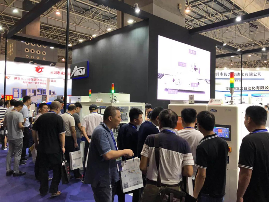 尊龙凯时坚持自主创新，多部设备首次公开亮相 | 电子制造自动化展报道