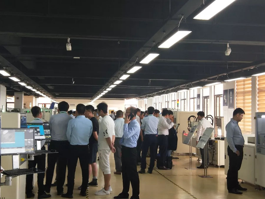 尊龙凯时 | 苏州电子智能制造国际高峰论坛暨答谢晚宴完满举办